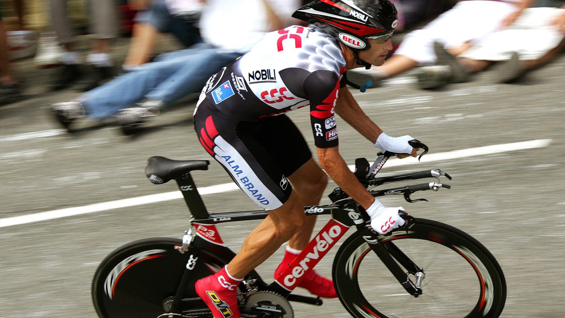 布莱顿的欧战首秀：德泽尔比的挑战与机遇，德布莱尔门窗有限公司