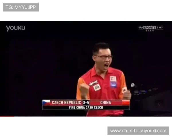 PDC菲尔·泰勒飞镖命中高分区，上演完美局