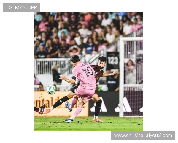 C罗梅开二度，曼联再度大胜切尔西，前四已成定局